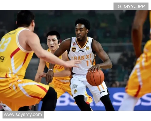 斯卢茨基：接连2个赛季无缘冠军让人惋惜，下赛季会调整外援